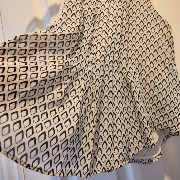 Ann Taylor flowy blouse EUC - Picture 2 of 6